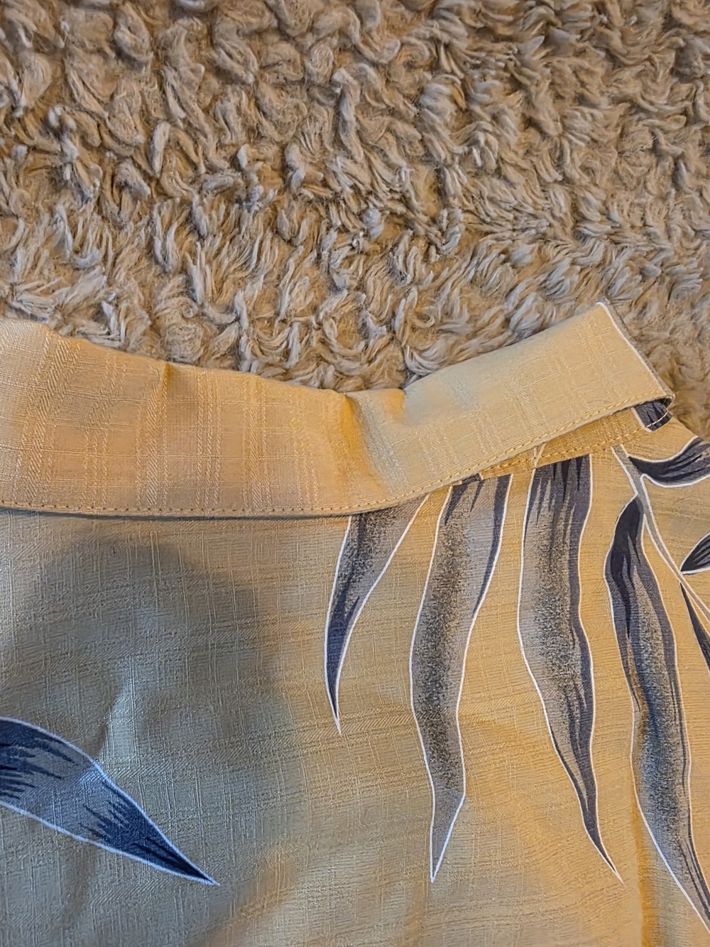 Silk Men's Short Sleeve Yellow Floral Button-Up Shirt - Picture 7 of 9